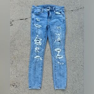 American Eagle distressed jeans size 6 x-short excellent condition